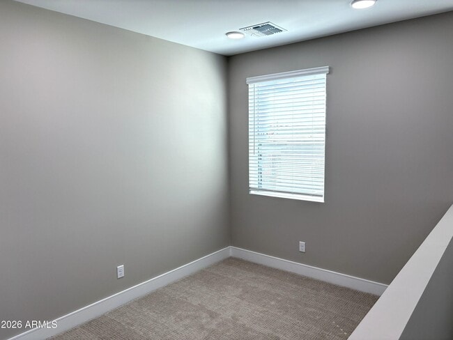 Building Photo - 1011 E Pasadena Ave