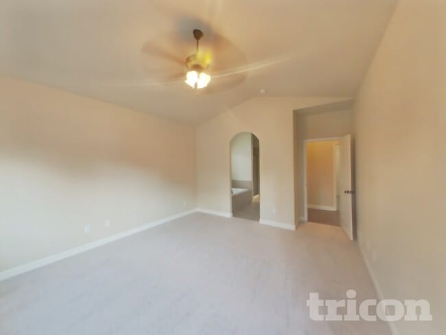 Building Photo - 7847 Dutch Loop