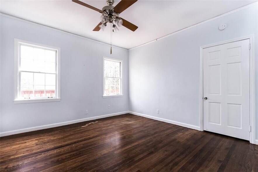 Building Photo - 132 Garden Ln