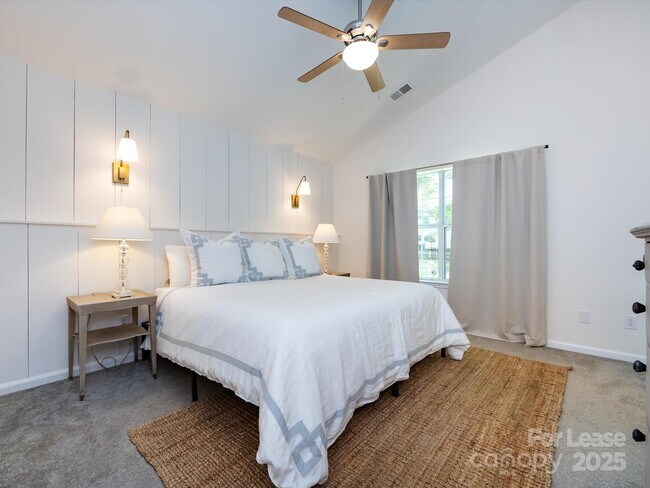 Building Photo - 7731 Ivy Hollow Dr