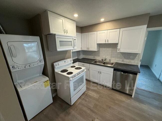 Building Photo - 9322 Cheney Spokane Rd