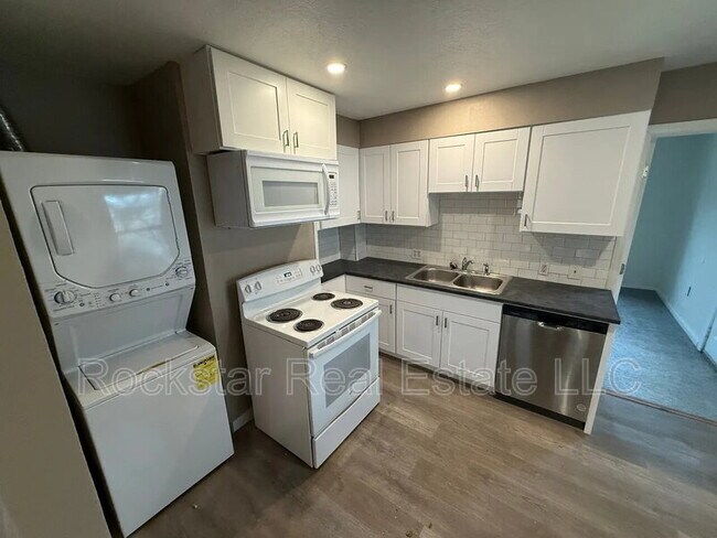 Building Photo - 9322 S Spokane St