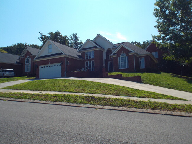 Building Photo - 1951 Weston Hills Dr NW