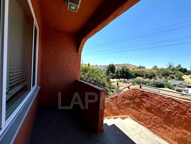 Building Photo - 5036 Ladd Ave