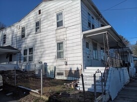 Building Photo - 308 3rd St