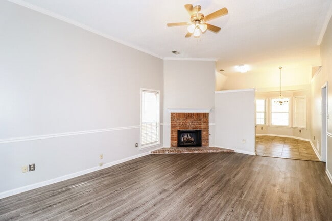 Building Photo - 594 E Ashley Glen Cir