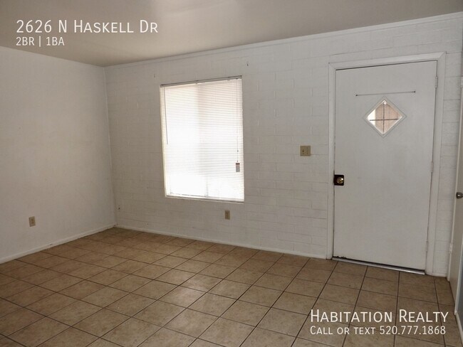 Building Photo - 2626 N Haskell Dr