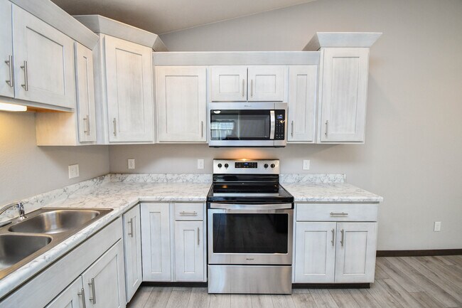 Building Photo - 3616 S Outfield Cir