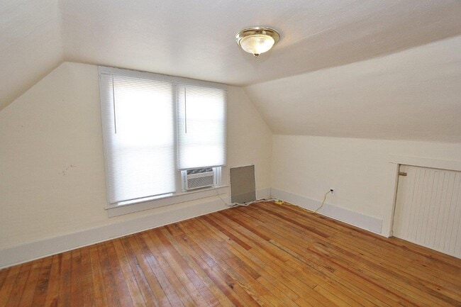 Building Photo - 3344 W South Slope Rd