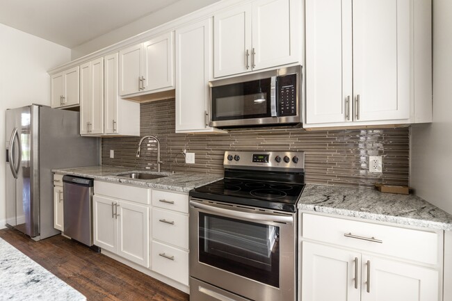 Building Photo - 307 Taylor Ave