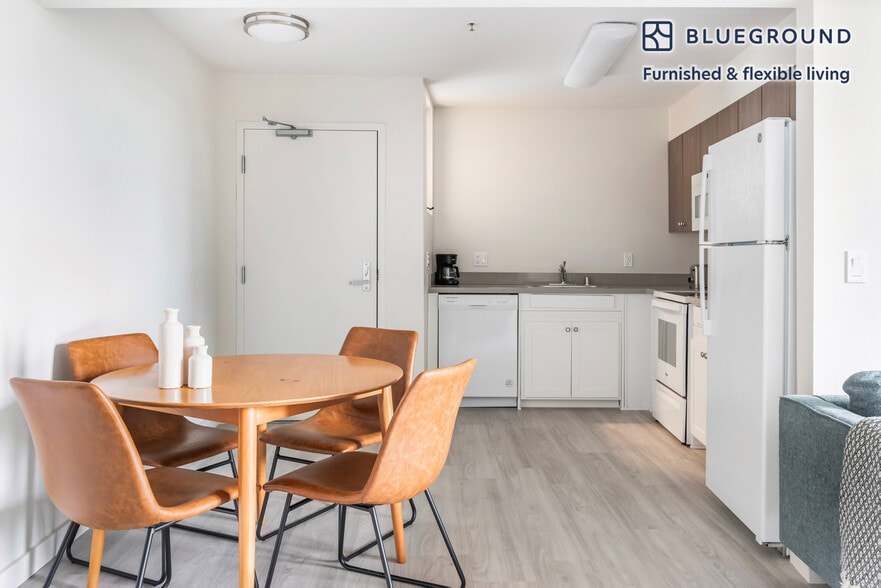 Building Photo - 1698 University Ave