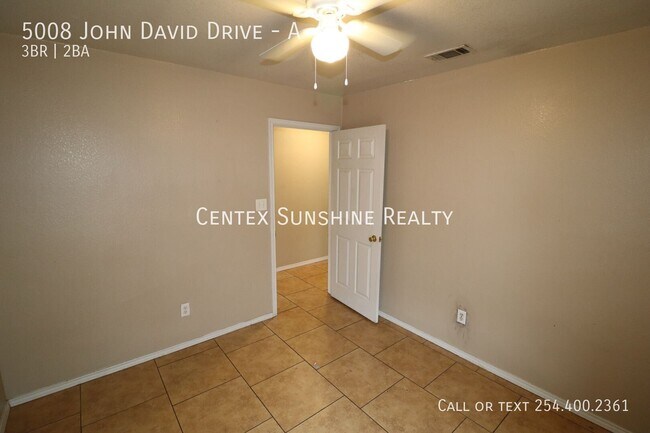 Building Photo - 5008 John David Dr