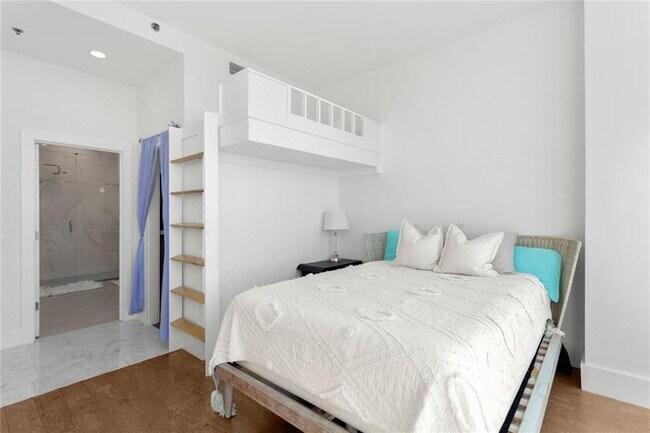 Building Photo - 3338 Peachtree Rd NE