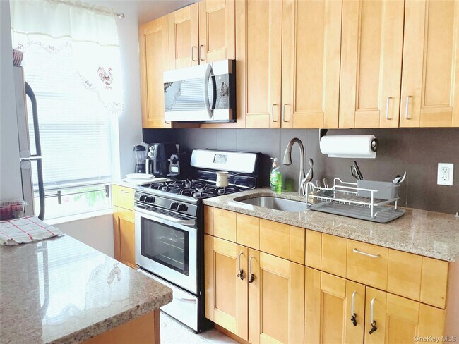 Building Photo - 60-08 Cooper Ave