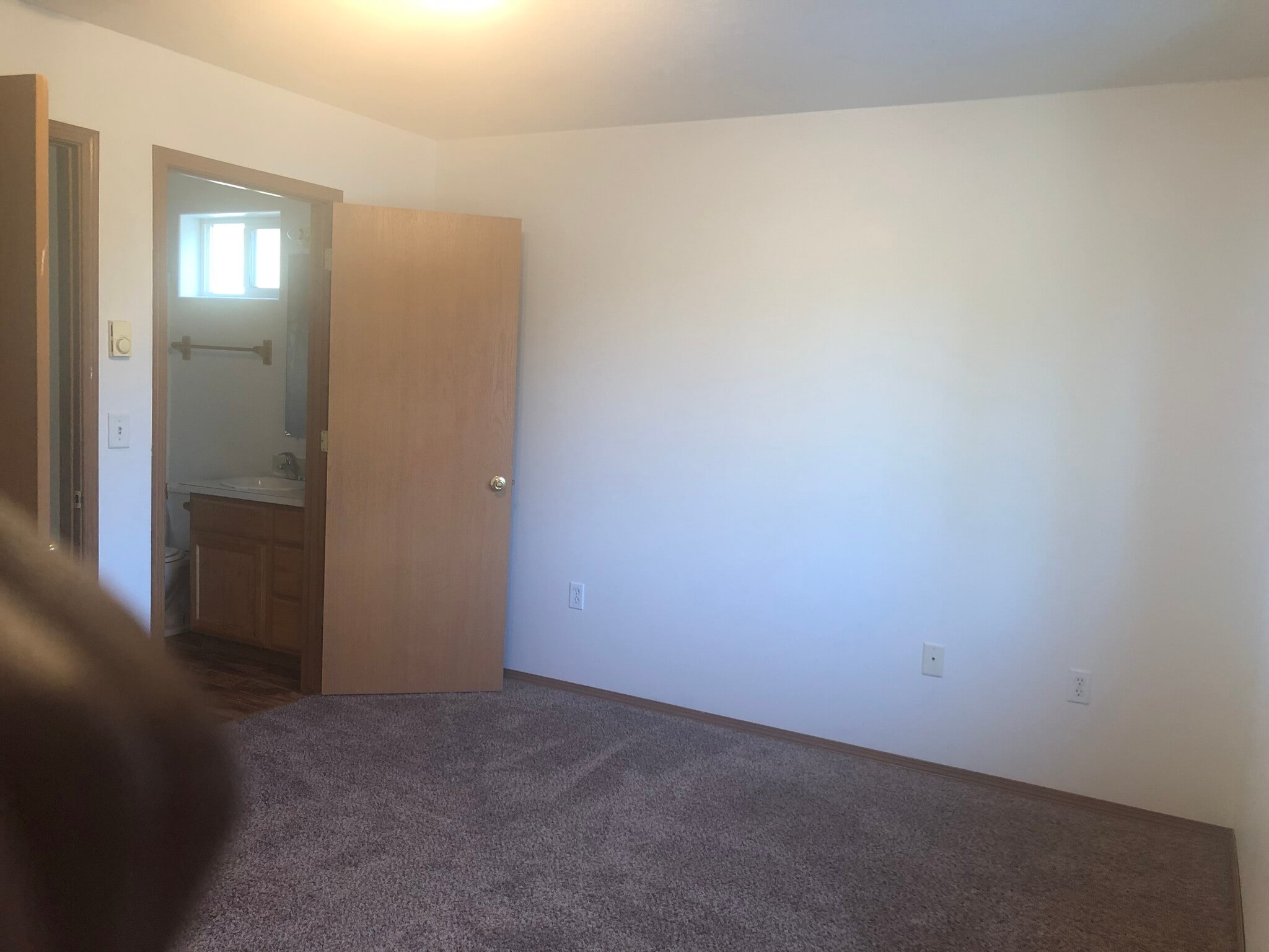 Building Photo - 1609 E Hartson Ave