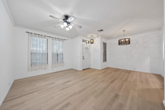 Building Photo - 2642 Grayson Way