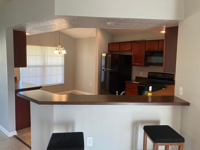 Building Photo - Beautiful 3x2 in gated community