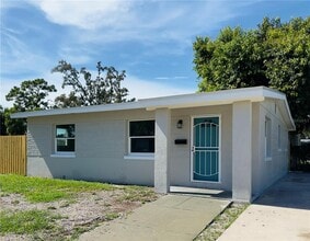 Building Photo - 3235 Oakley Ave S
