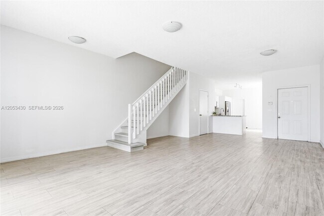 Building Photo - 2066 Madeira Dr