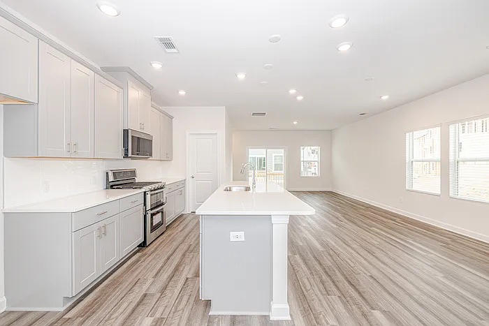 Building Photo - Room in Townhome on Millennium Ave