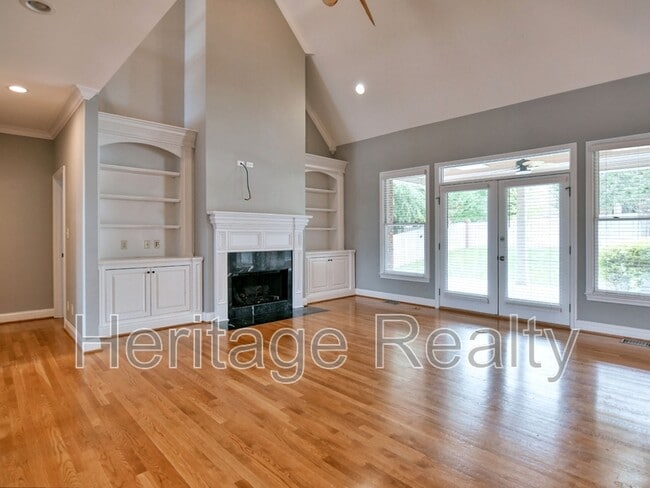 Building Photo - 1856 Greywell Rd