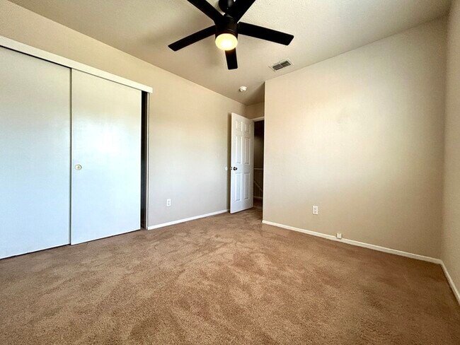 Building Photo - Beautiful Home For Rent in Antelope! Pets ...