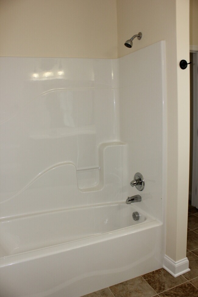 Building Photo - Duplex in Turner Ashby School District