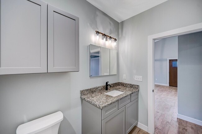 Building Photo - 525 Harrison Ave