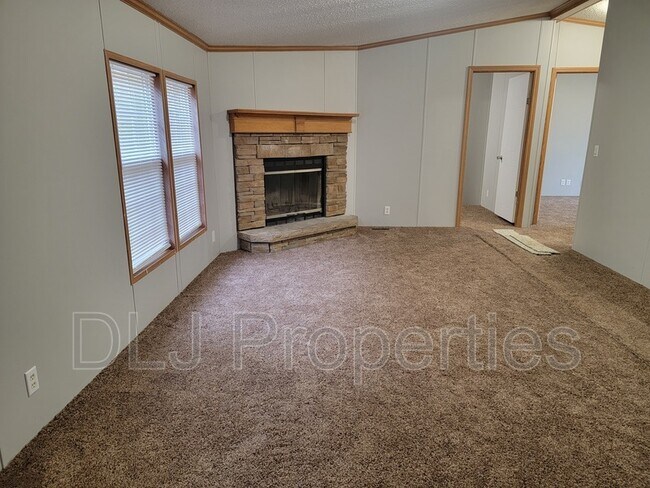 Building Photo - 1612 W Hwy 25/70