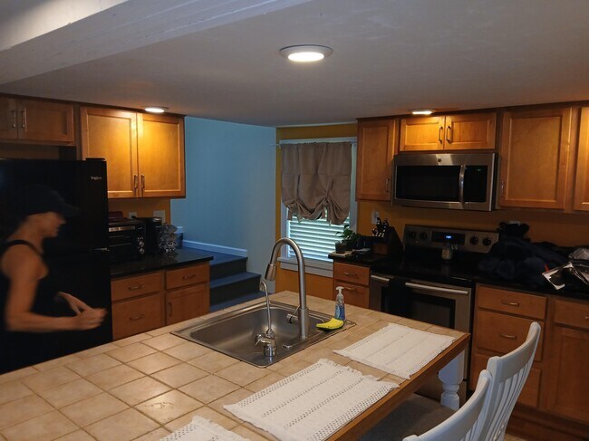 Building Photo - 30 Searles Hill Rd