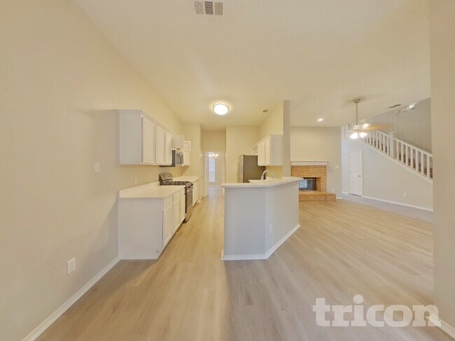 Building Photo - 3018 Blue Jay Ln