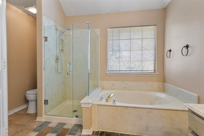 Building Photo - 7605 Bryce Canyon Dr W