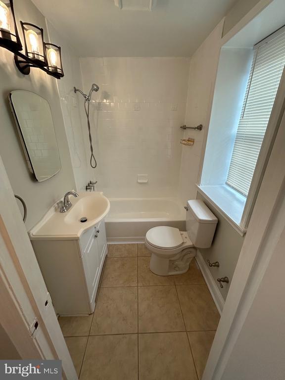 Building Photo - 521 S Wolfe St