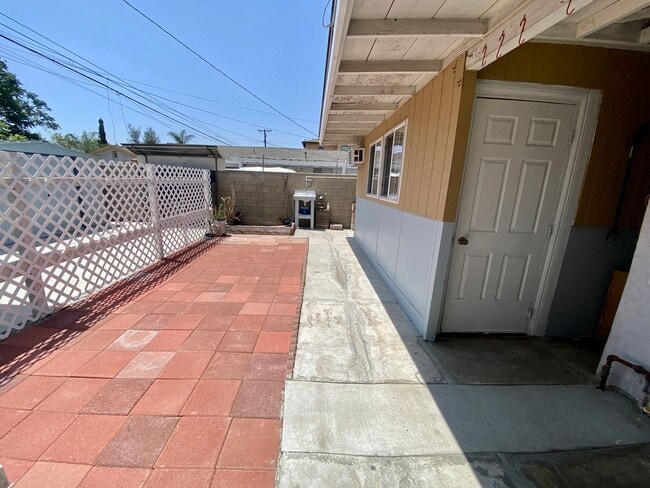 Building Photo - 3616 Cosbey Ave