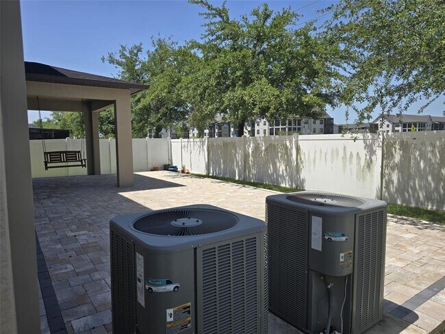 Building Photo - 4335 Mount Bandon Dr