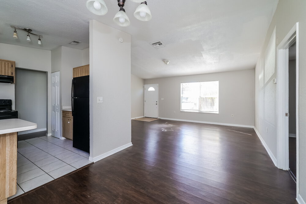 Building Photo - 648 Caribou Ct