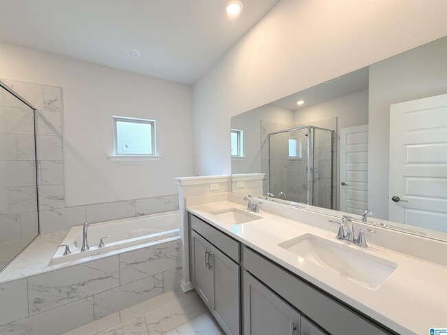 Building Photo - 204 Stockyard Cir