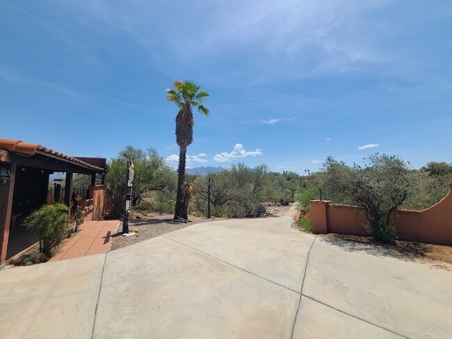 Building Photo - Beautiful 3bedroom 2 bathroom