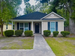 Building Photo - 10 W Howell Dr