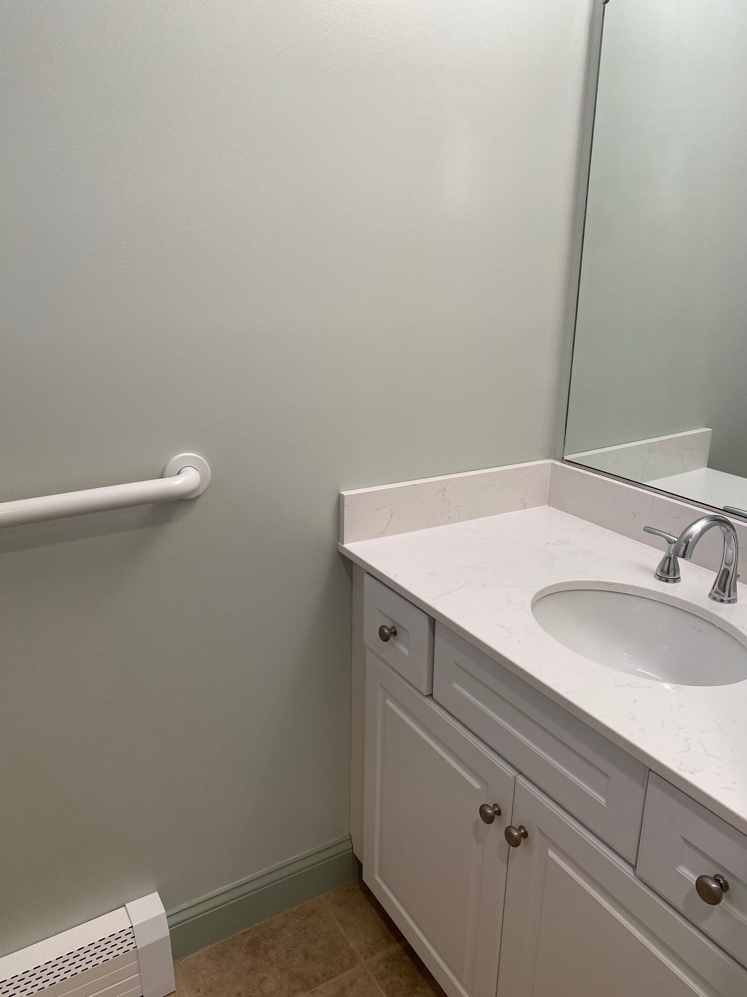 2nd bath/vanity - 6 Cormorant Pl