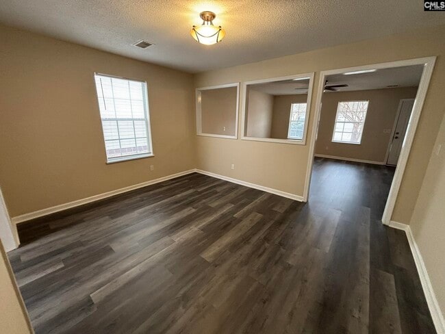 Building Photo - 107 Chapelwood Dr