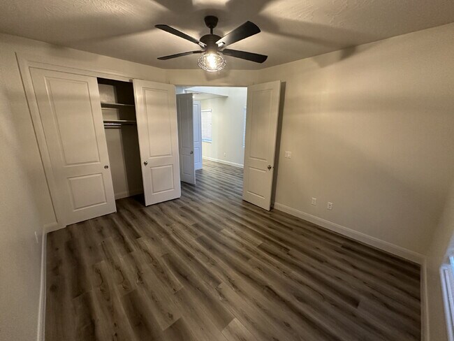 Building Photo - “St. George, Aspen Estates: 5 spacious beds, 2.5 baths, and a stunning 2,852 sq ft of beautifully...