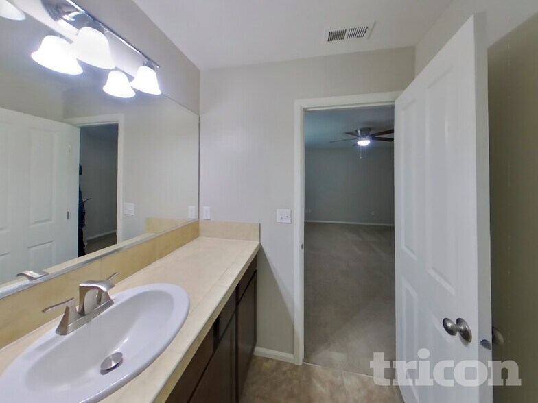 Building Photo - 2514 194th St Ct E