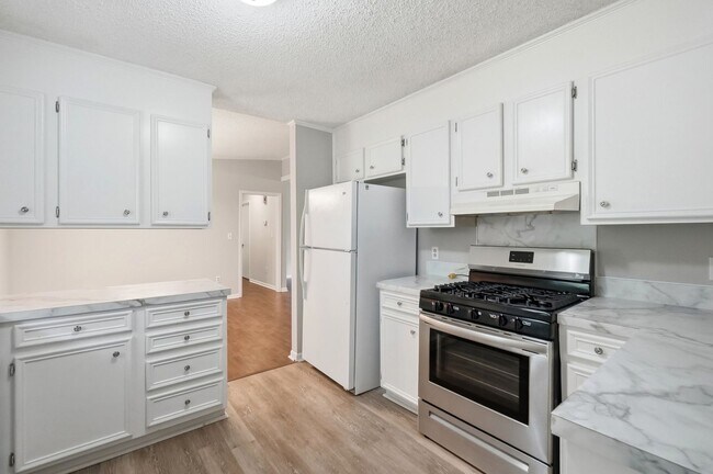 Building Photo - 2939 Gray Feather Dr