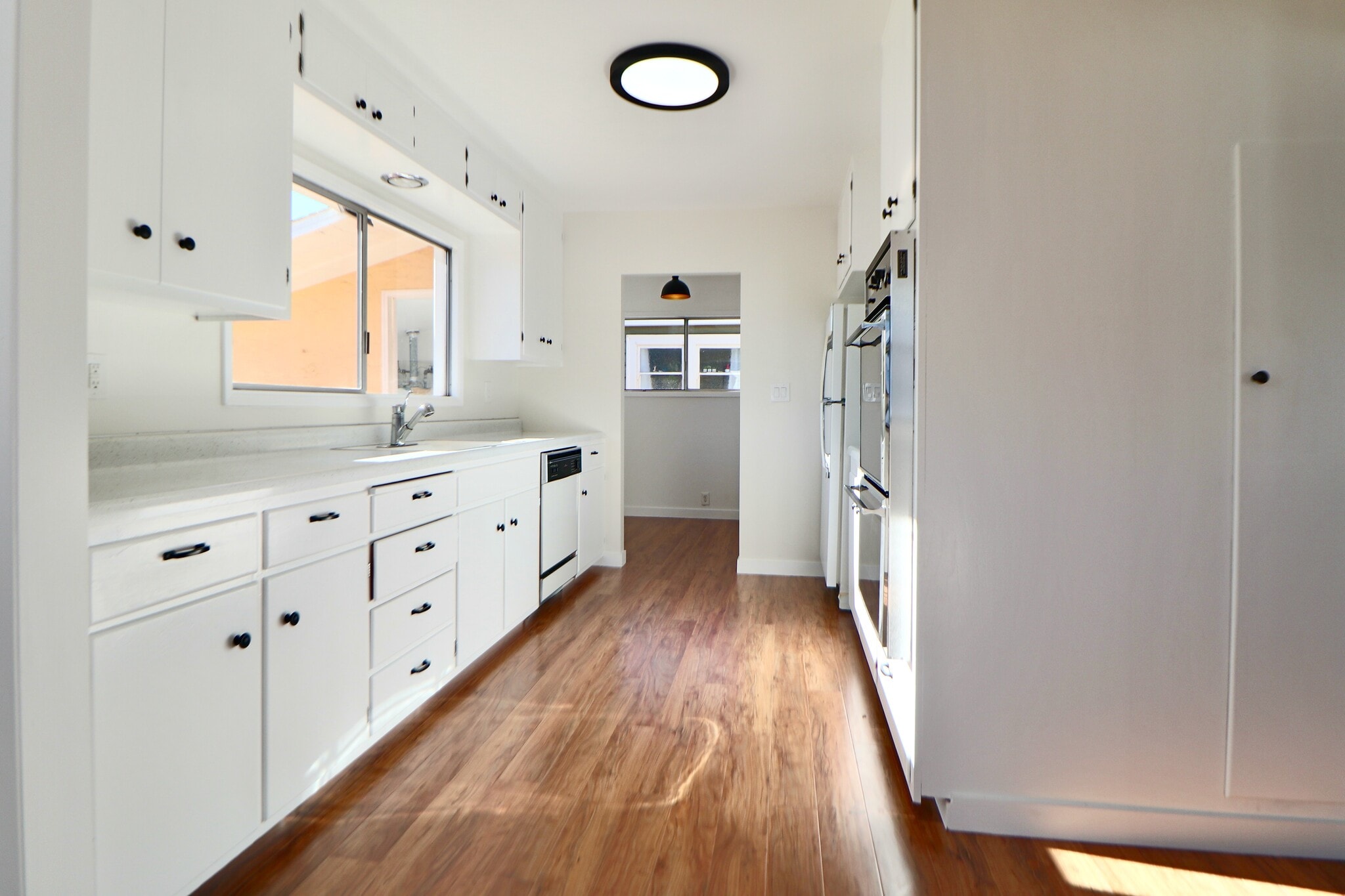 Kitchen - 129 Oakes Blvd