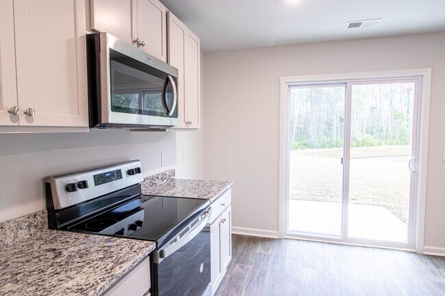 Building Photo - 495 Coconut Dr