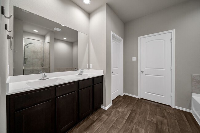 Building Photo - 22614 Petrizzi Ln