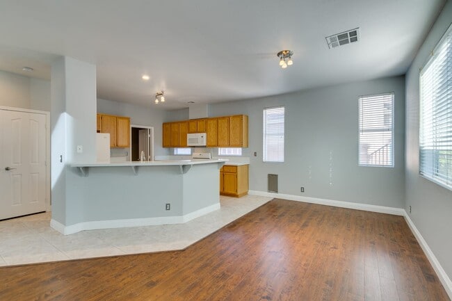 Building Photo - 1707 Millstream Way