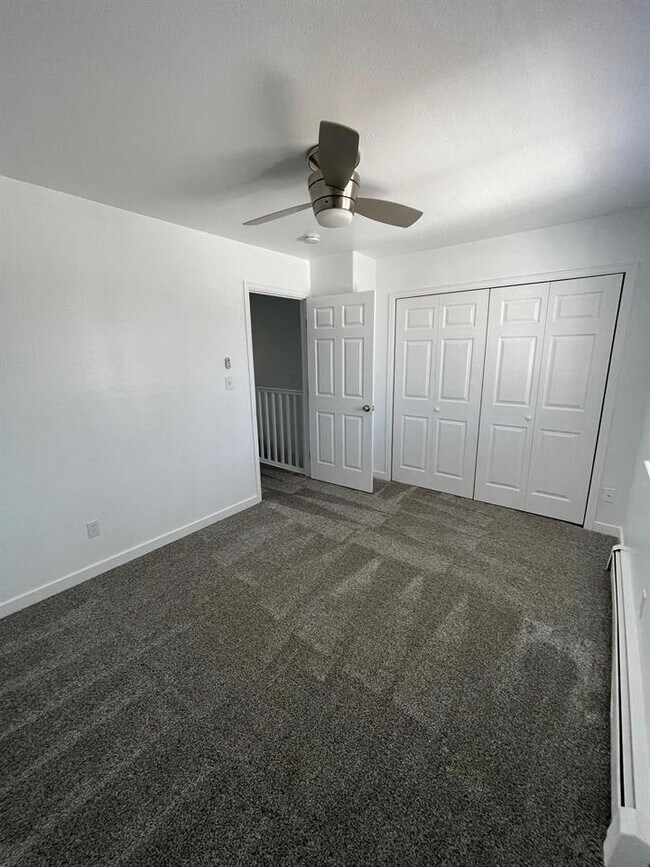 Building Photo - 254 Beacon Ct