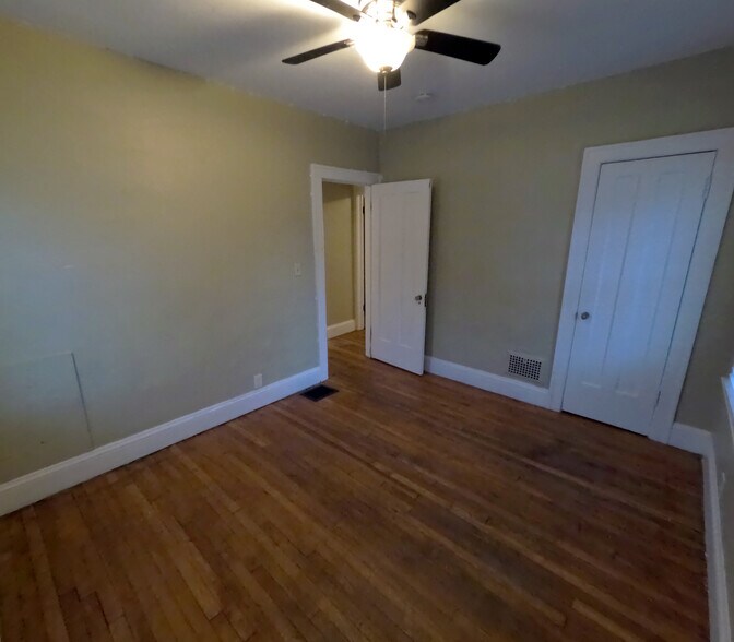 Building Photo - 1652 Hillcrest Rd